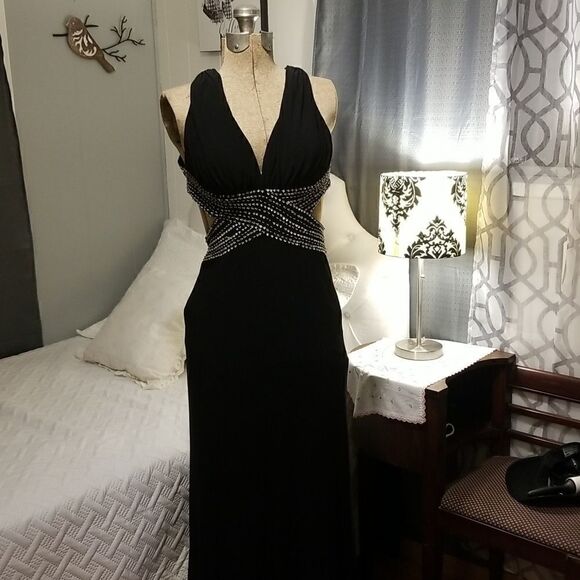 Betsy and Adam jeweled halter formal gown Black with sequined and jewels - Picture 1 of 16